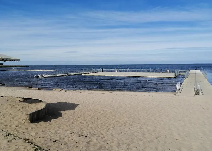 Przy Alei アパート トシェビエシュ