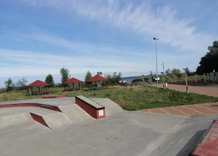 Przy Alei トシェビエシュ